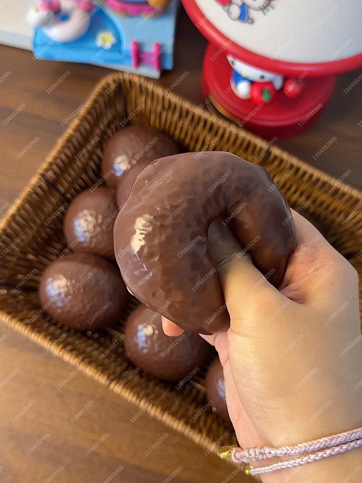 Crunchy Tofu Stress Ball – Food-Shaped ASMR Sensory Squishy Toy